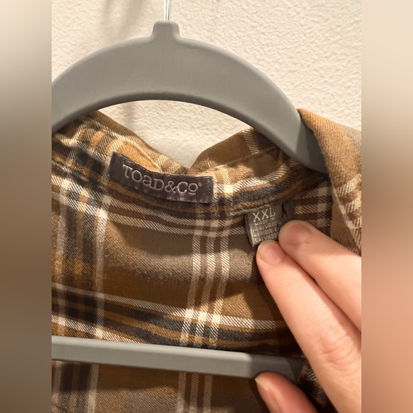 Toad&Co button down - Picture 2 of 4